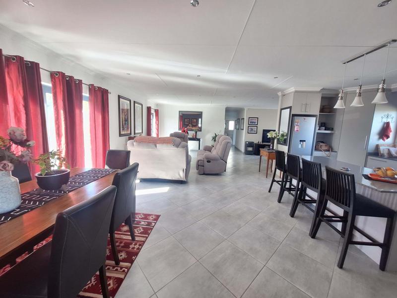 2 Bedroom Property for Sale in Reebok Western Cape